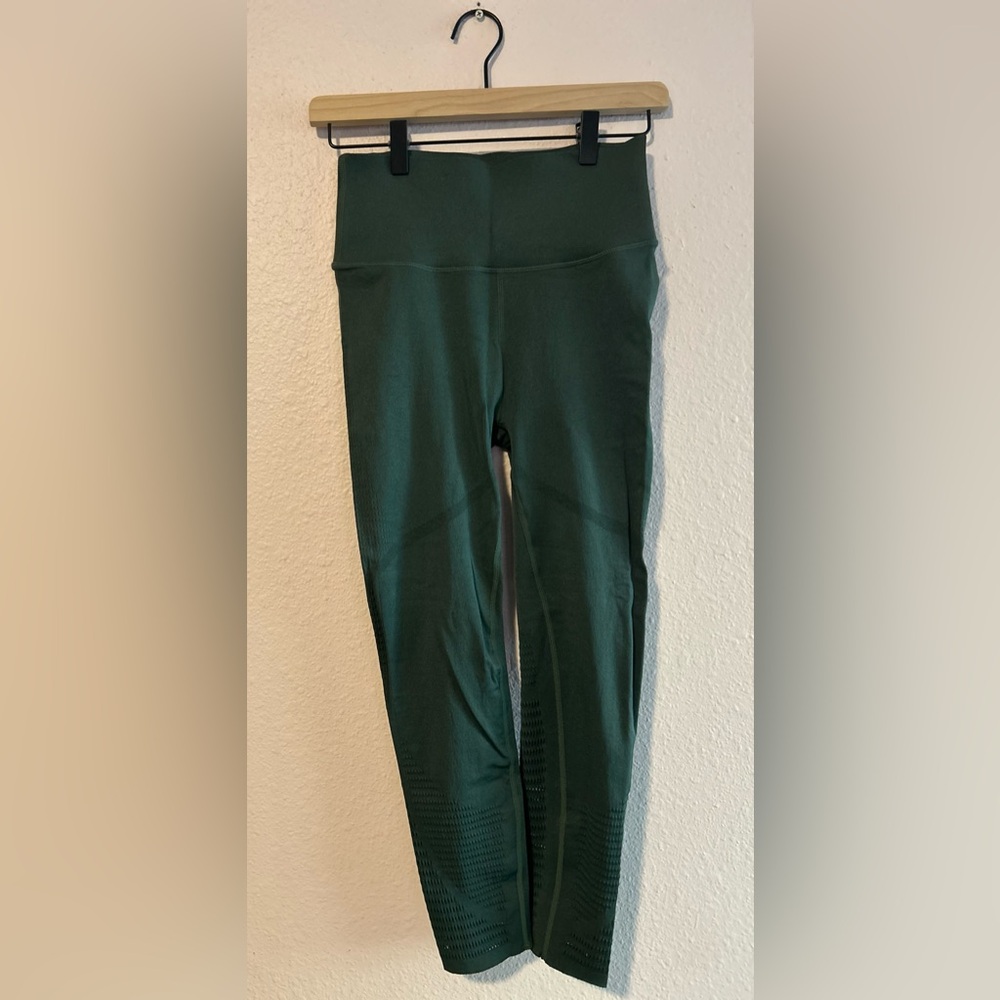 EUC SculptKnit High-Waisted Capri - Picture 9 of 12